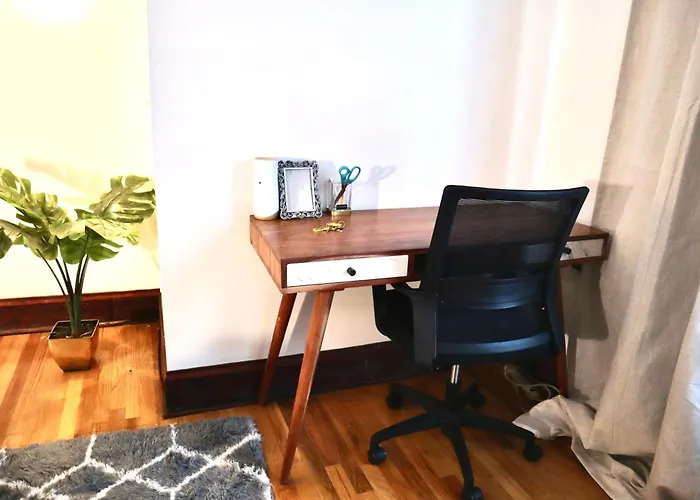 Luxury 2 Bed 2 Bath In With Free Parking Chicago